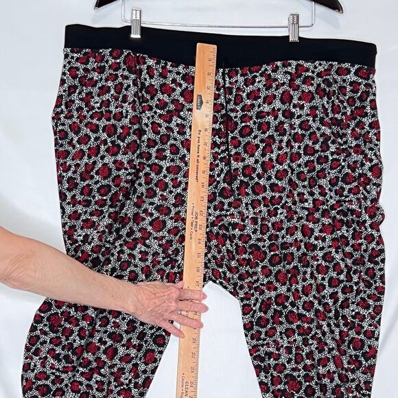 Torrid Sleep pants black/red animal print jogger pockets pull-on draw string - Picture 5 of 9